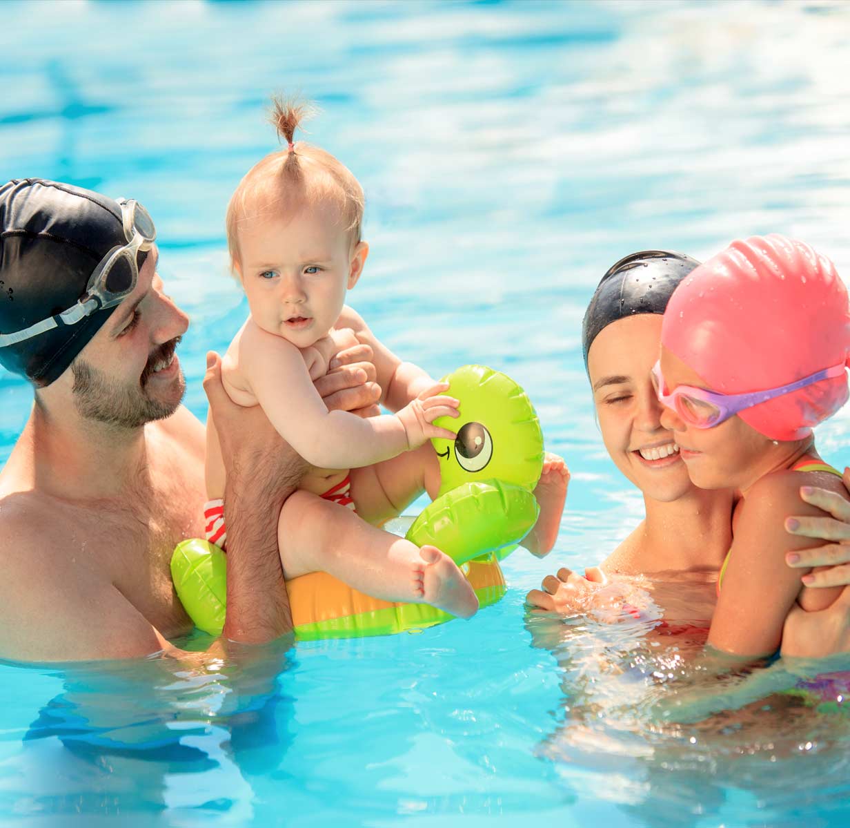 swimming pools in camping lake garda